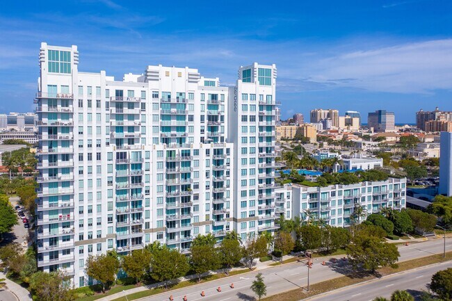 Building Photo - 300 S Australian Ave