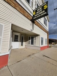 Building Photo - 1525 University Ave