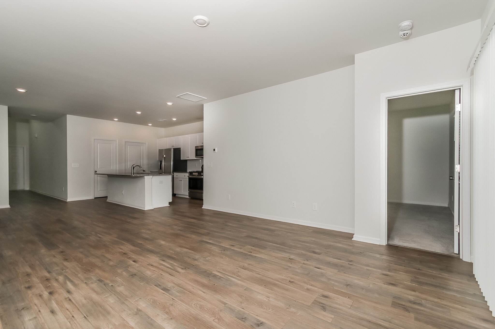 Building Photo - 359 Hidden Cove Dr