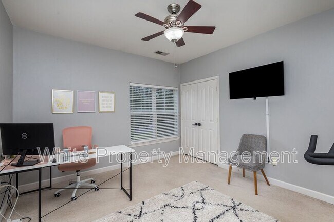 Building Photo - 17135 Red Feather Dr