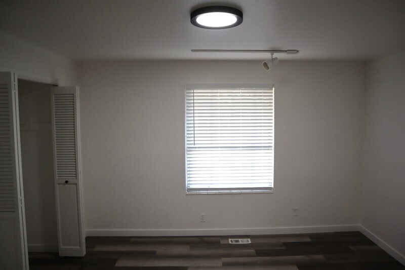 Building Photo - 5622 S 1300 E