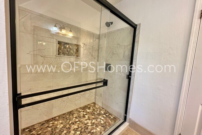Building Photo - 324 Curacao Way