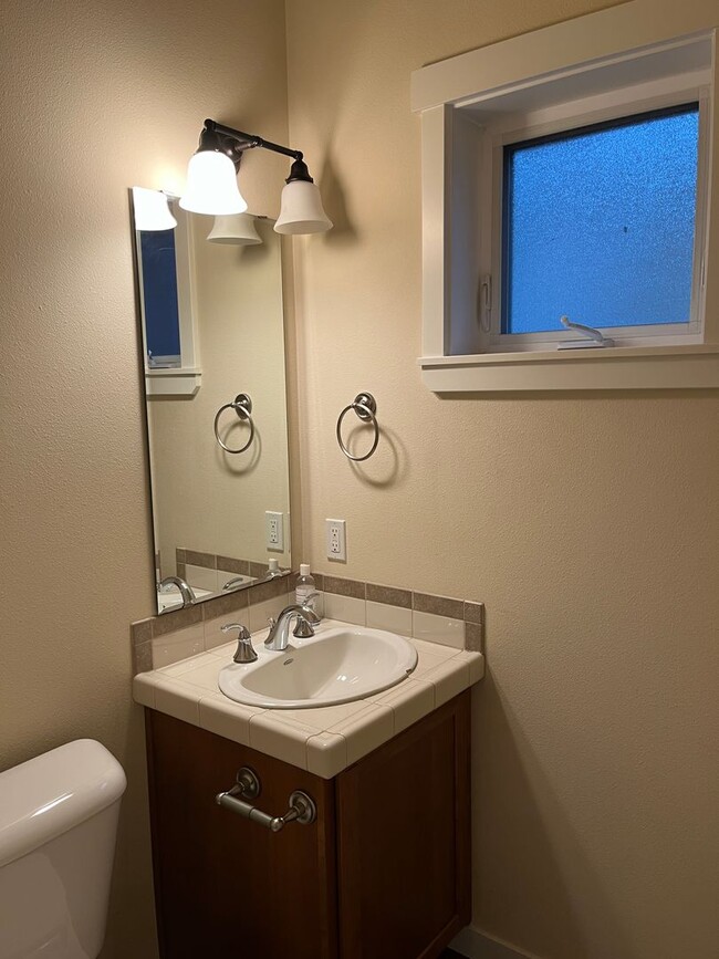 Building Photo - Ravenna Townhome
