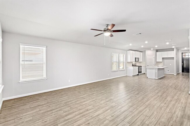 Building Photo - 25810 Posey Dr