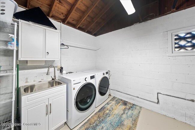 Building Photo - 475 Coral Dr
