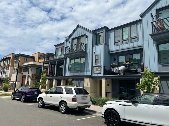 Building Photo - 15104 Shore Dr