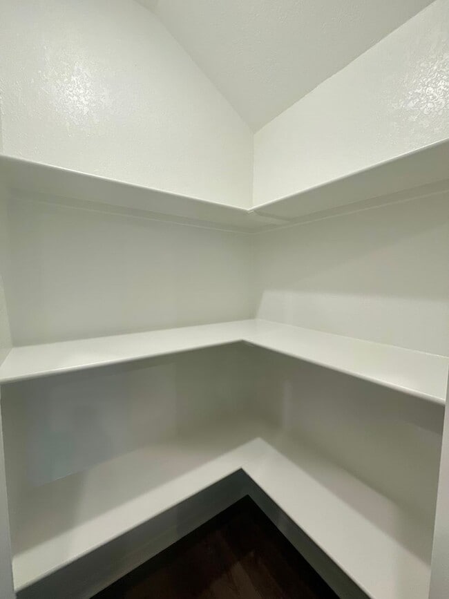 Building Photo - Home For Rent!