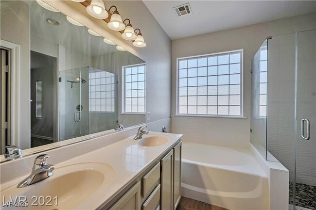 Building Photo - 10966 Positano St