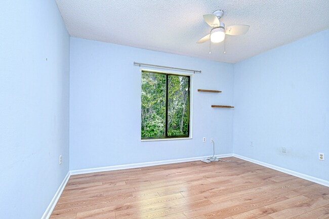 Building Photo - 3161 Lake Pine Way S