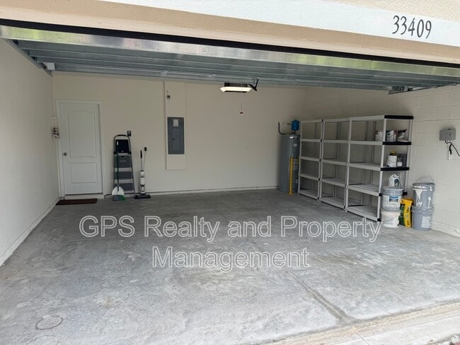 Building Photo - 33409 Country House Dr