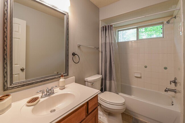 Building Photo - 3110 Legends Mist Dr