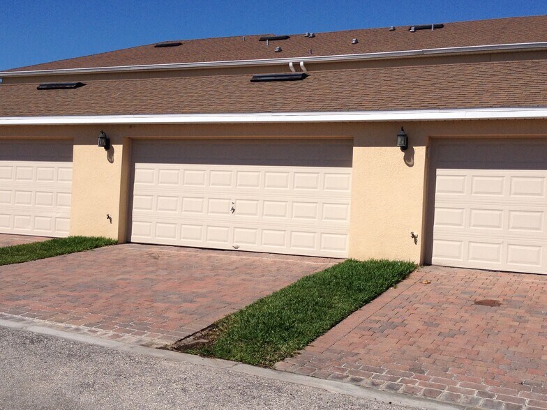 Building Photo - 927 Spring Harvest Ct