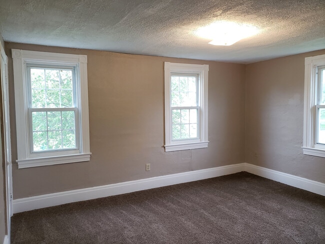 Building Photo - For Sale Land Contract - Affordable Homeow...