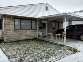 Building Photo - 350 33rd St