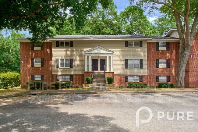 Primary Photo - 601 Riverhill Cir