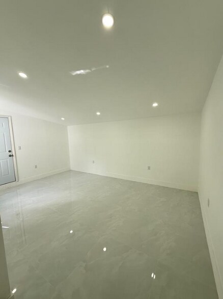 Building Photo - 1310 NW 41st St