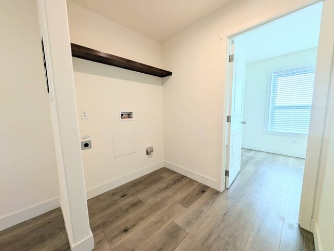 Building Photo - 400 Sulphur Bank Dr