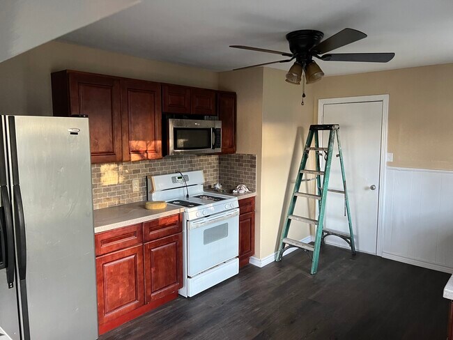 Building Photo - 1509 Main St