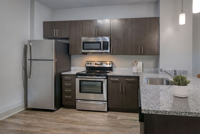 Building Photo - Canalside