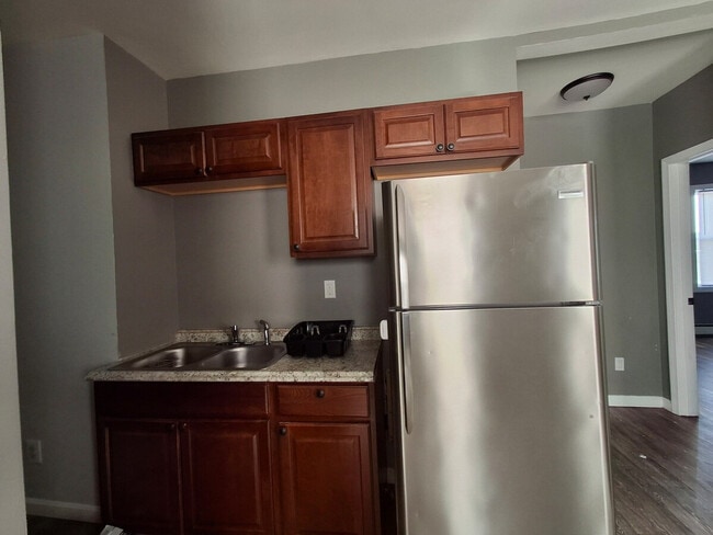 Building Photo - 3 Salmon St