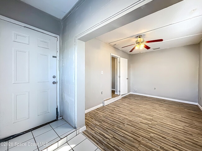 Building Photo - 1509 Bon Air Plaza