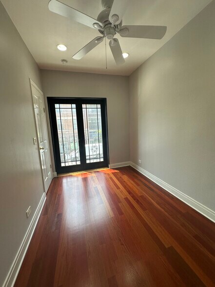 2nd bedroom/office - 2216 W Belmont Ave