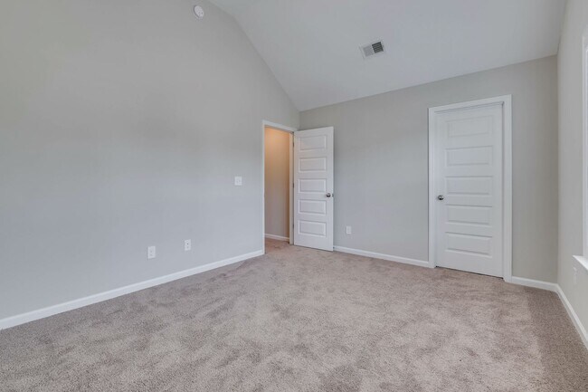 Building Photo - COMING SOON!  Comfort AND sophistication in Martinez, GA