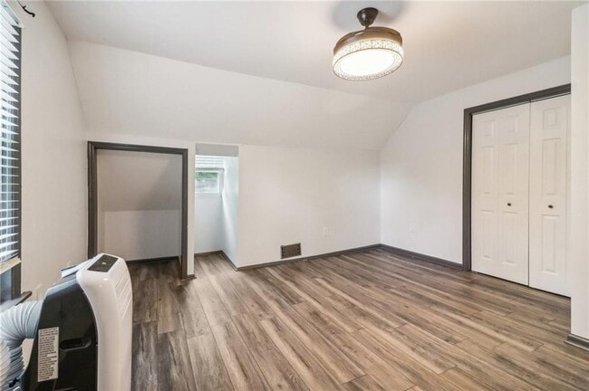 Building Photo - 1393 Westview Dr SW