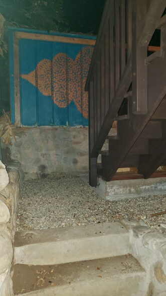 Building Photo - 1440 W Valerio St