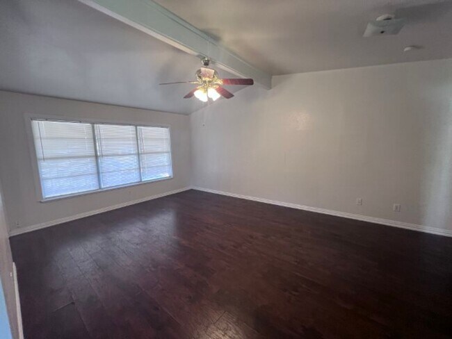 Building Photo - 703 E Formosa Blvd