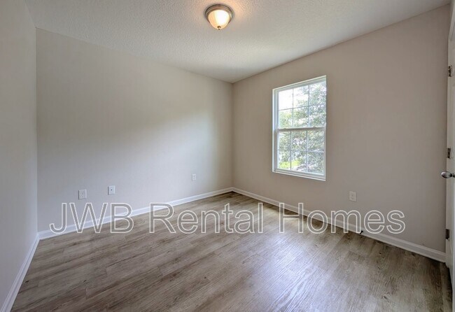 Building Photo - 9021 Dandy Ave
