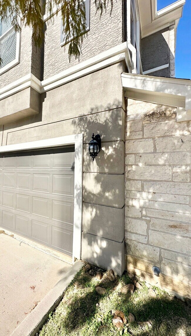 Building Photo - 26850 U.S. 380 Apt #155, Aubrey, TX 76227 - 1 BR 1 BA townhouse