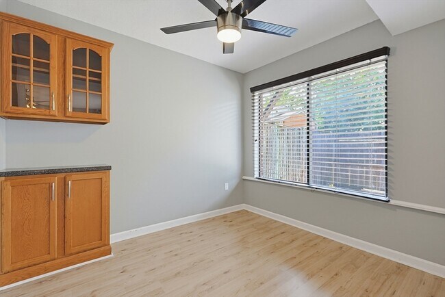 Building Photo - 167 Greenbrook Dr