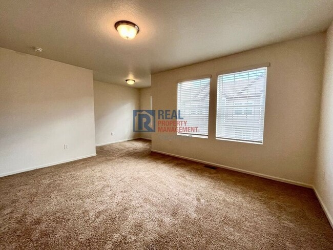 Building Photo - 3861 N Himalaya Rd