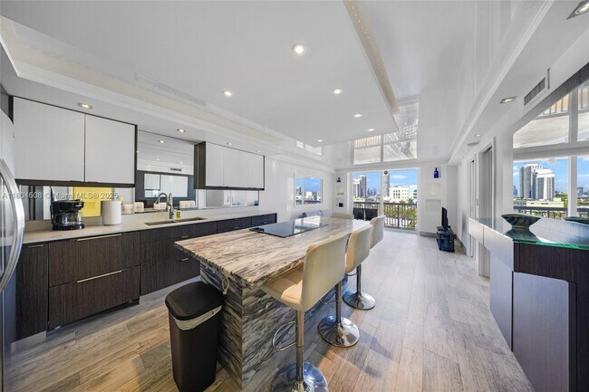 Building Photo - 401 Ocean Dr