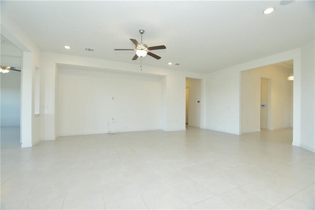 Building Photo - 413 Maialina Cove