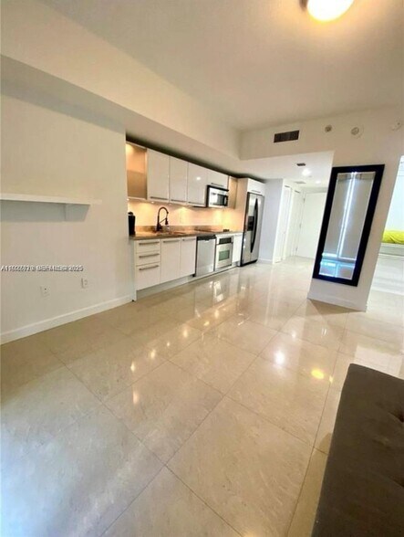 Building Photo - 185 SW 7th St