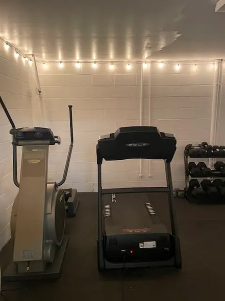 Building Photo - 9626 12th View St