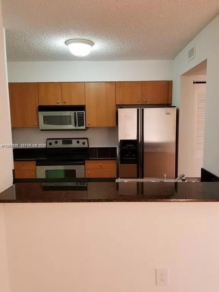 Building Photo - 2890 N Oakland Forest Dr
