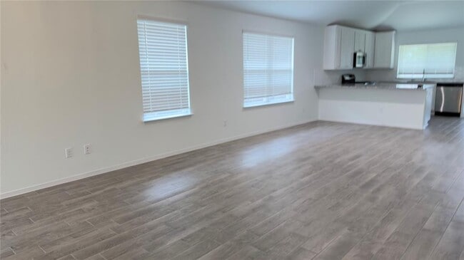 Building Photo - 128 Riverhill Dr