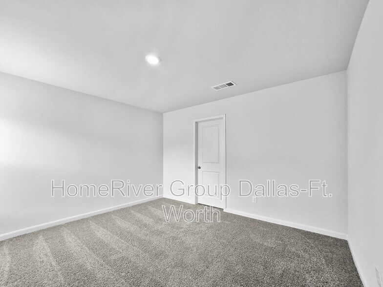 Building Photo - 427 Condie Russell Ave