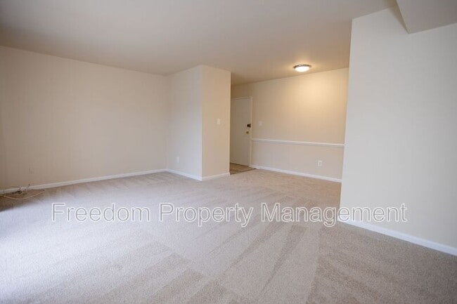 Building Photo - 10629 Provincial Dr