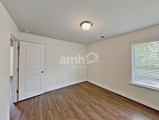Building Photo - 693 Woodall Rd