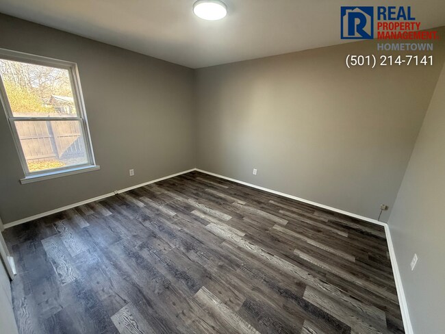 Building Photo - 37 Meadowlark Dr