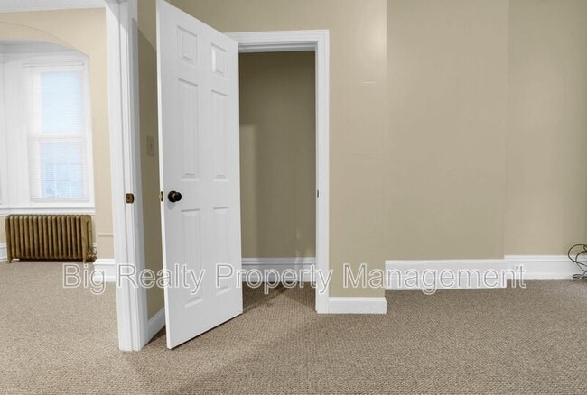 Building Photo - 72 N Main St