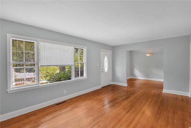 Building Photo - 1857 Fern Creek Ln NE