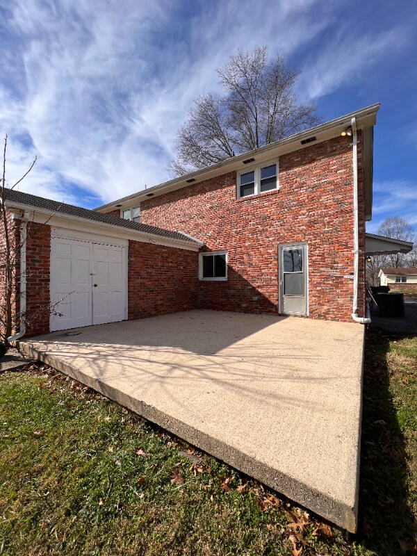 Building Photo - 234 Wildwood Dr