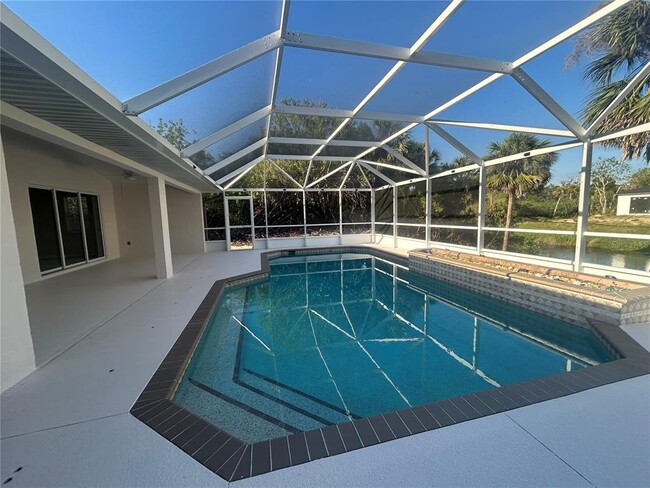 Building Photo - 5746 Brickell Dr