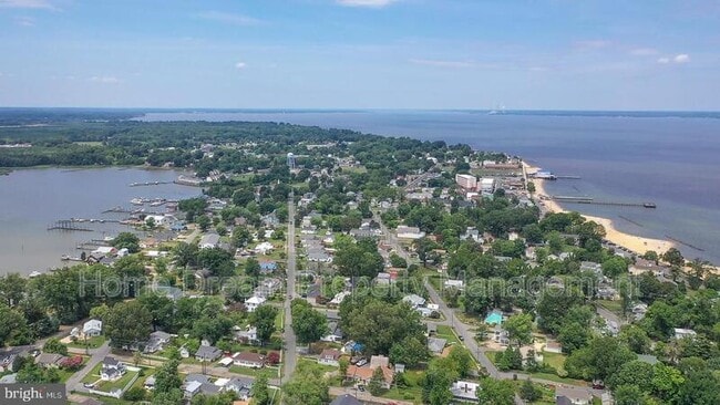 Building Photo - 961 Bryant Ave