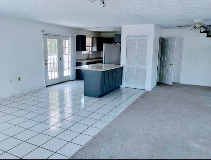 Building Photo - 1607 Meadow Spring Dr